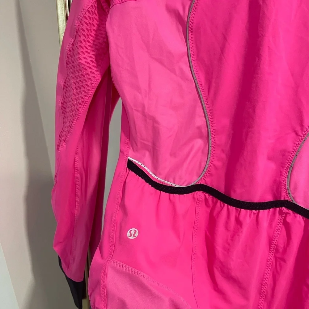 Lululemon Paceline Jacket
Pinkelicious size 6 cycling workout hoodless zip up - Picture 7 of 14